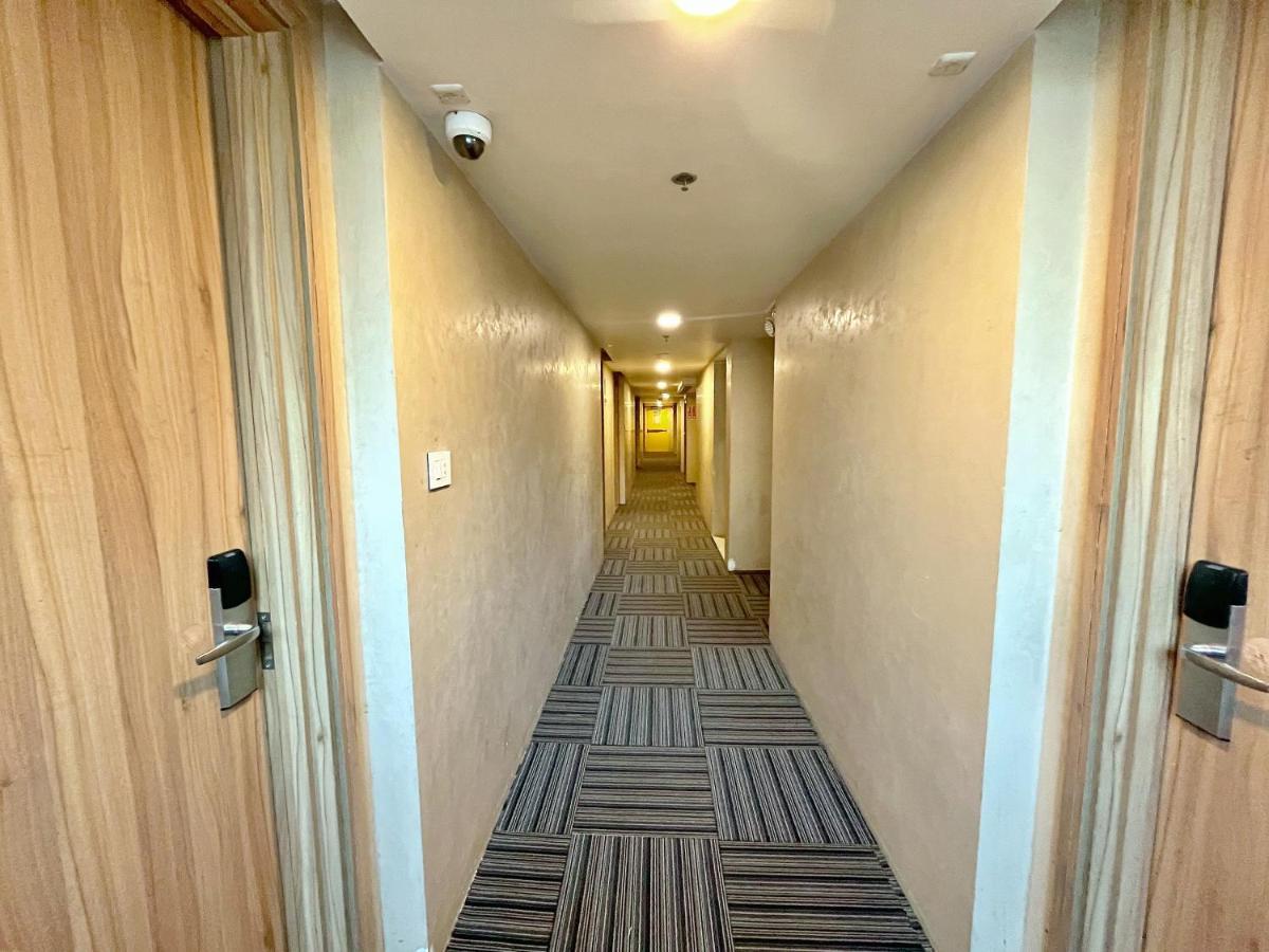 Hotel The Orion Plaza - Nehru Place