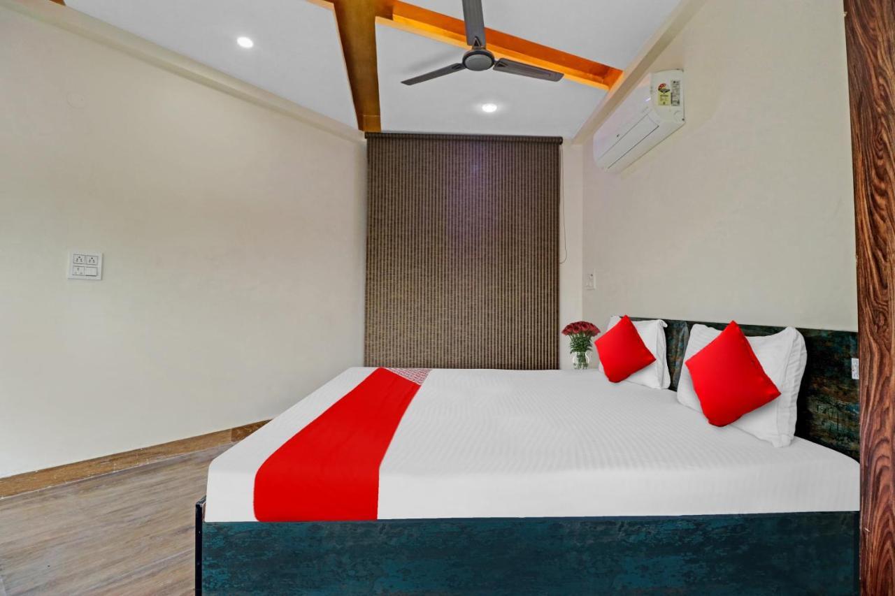 Flagship Park Avenue Casa Near Chhatarpur Metro Station Hotel 3*