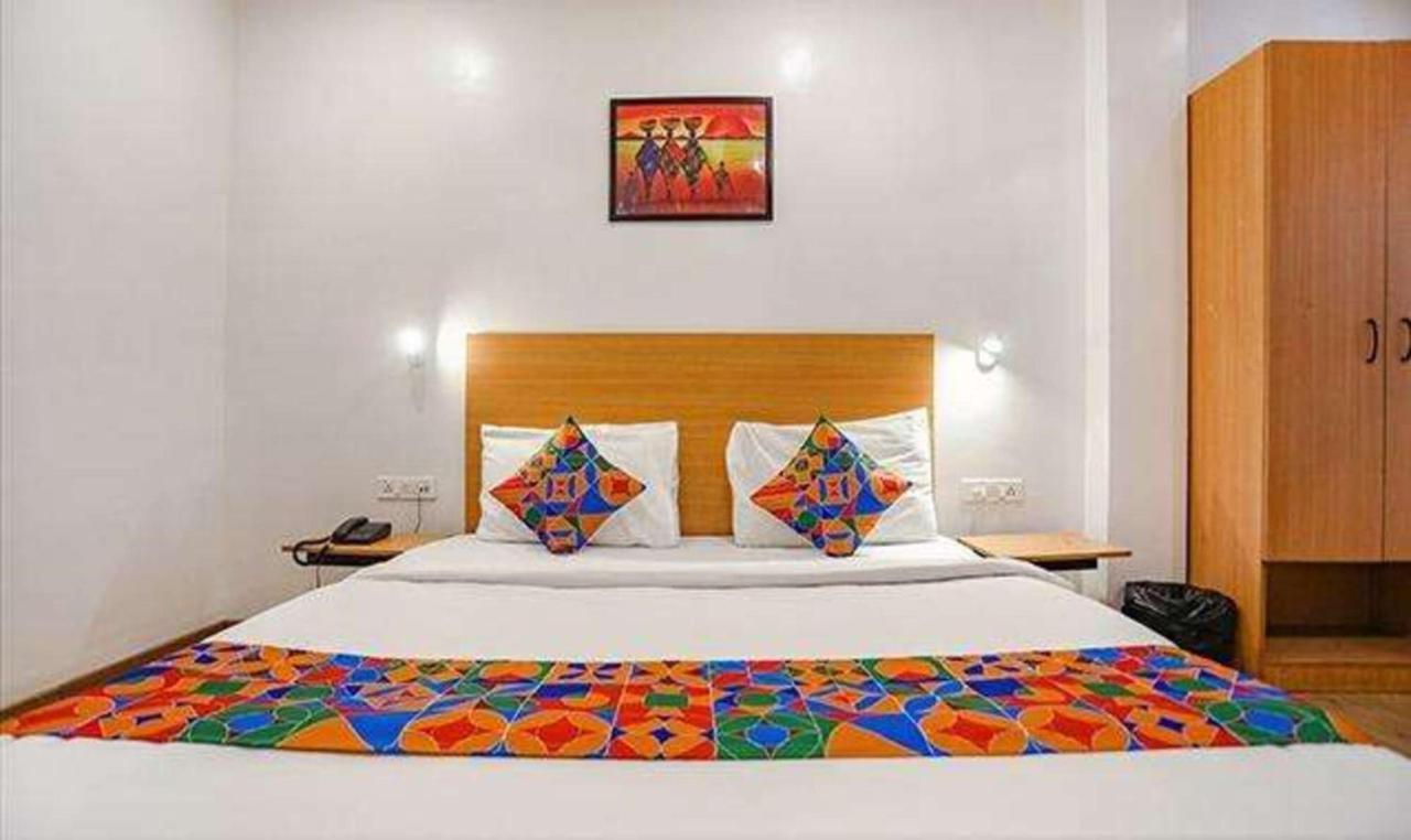 Yellow Chilli Britannia Chowk Hotel New Delhi