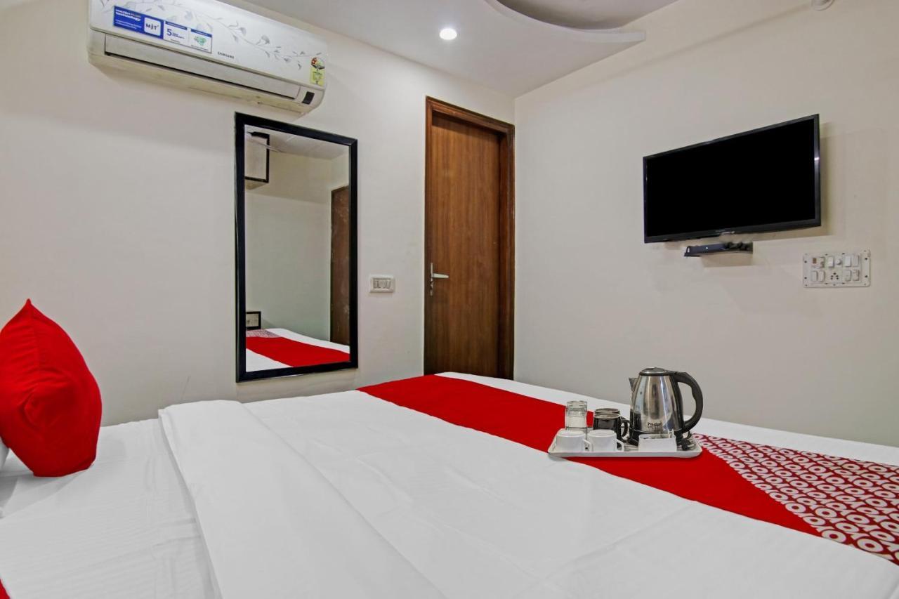 O King Near Tdi Mall Hotel New Delhi