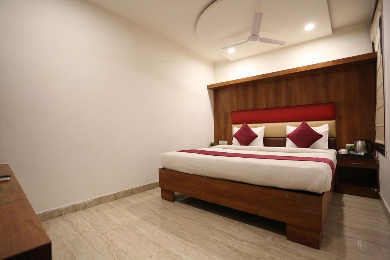 Hotel Sm Suits Near Delhi Airport-unit By Grand Urban Luxury 4*
