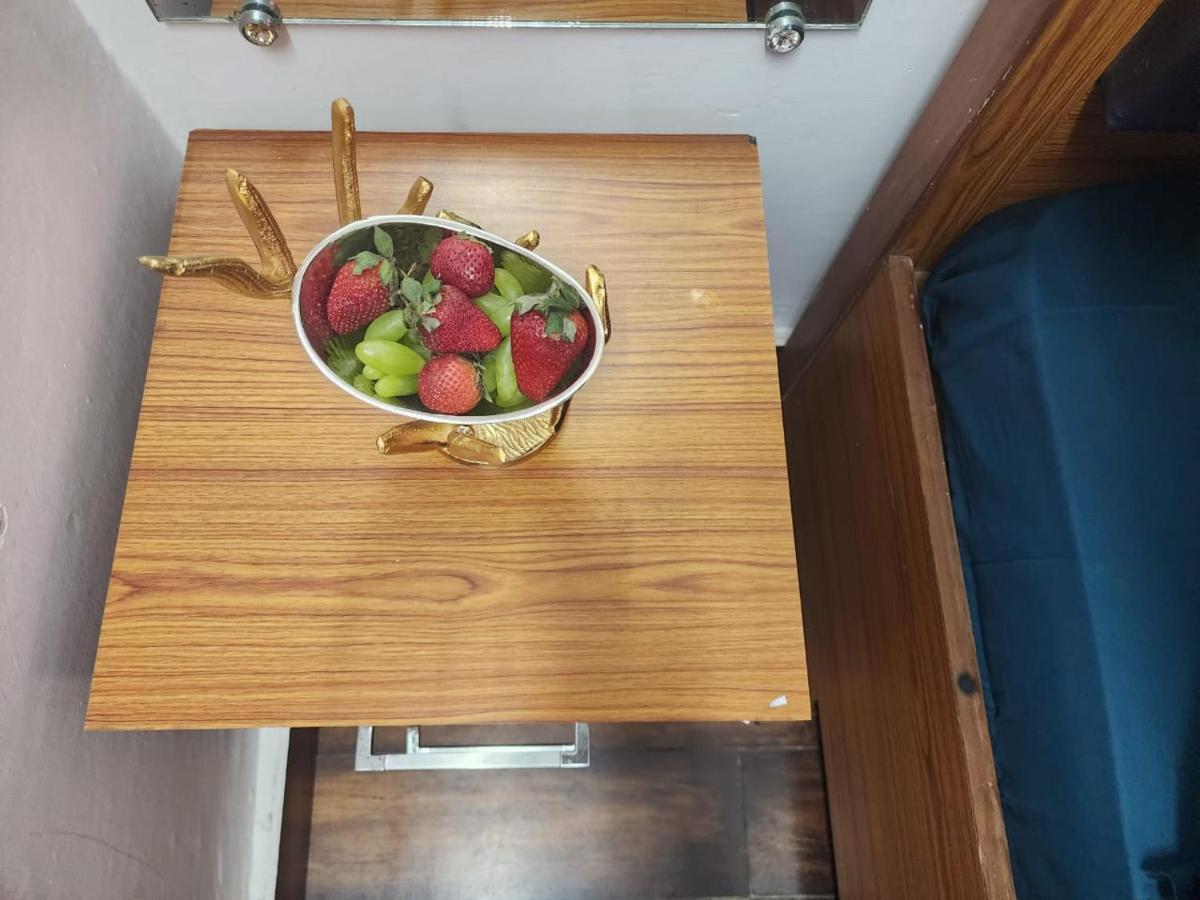 Apartment Homlee-Best Value Flat With Kitchen Near Metro New Delhi