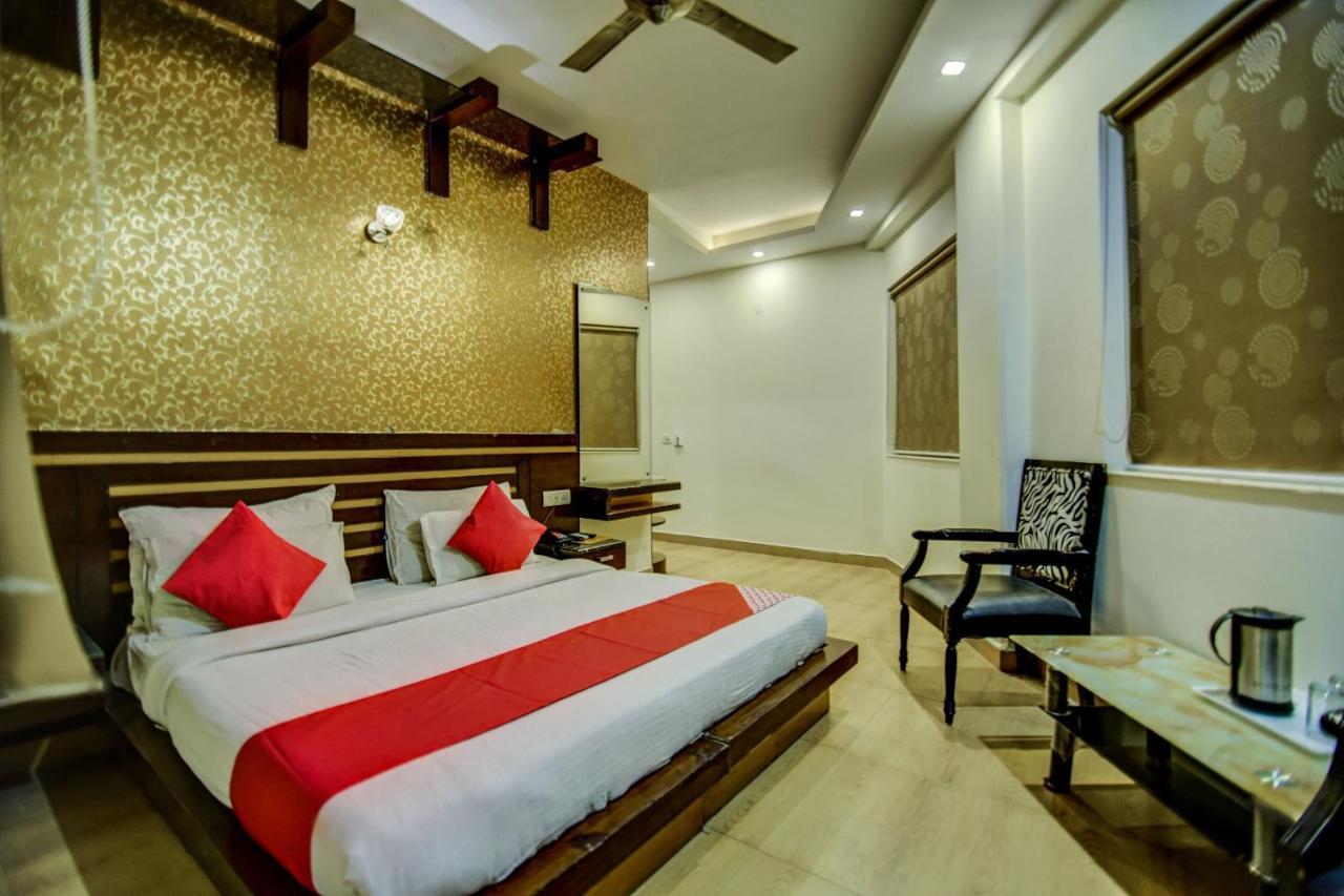 Hotel Oyo Asko International Near Gurudwara Shri Bangla Sahib Nova Deli