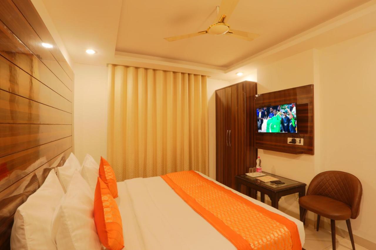 Hotel Charming Chanakya 3*