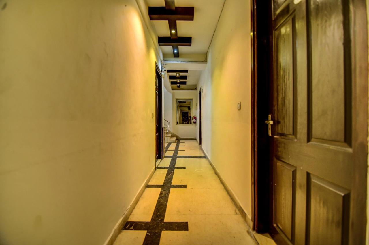 Hotel Oyo Asko International Near Gurudwara Shri Bangla Sahib 3*