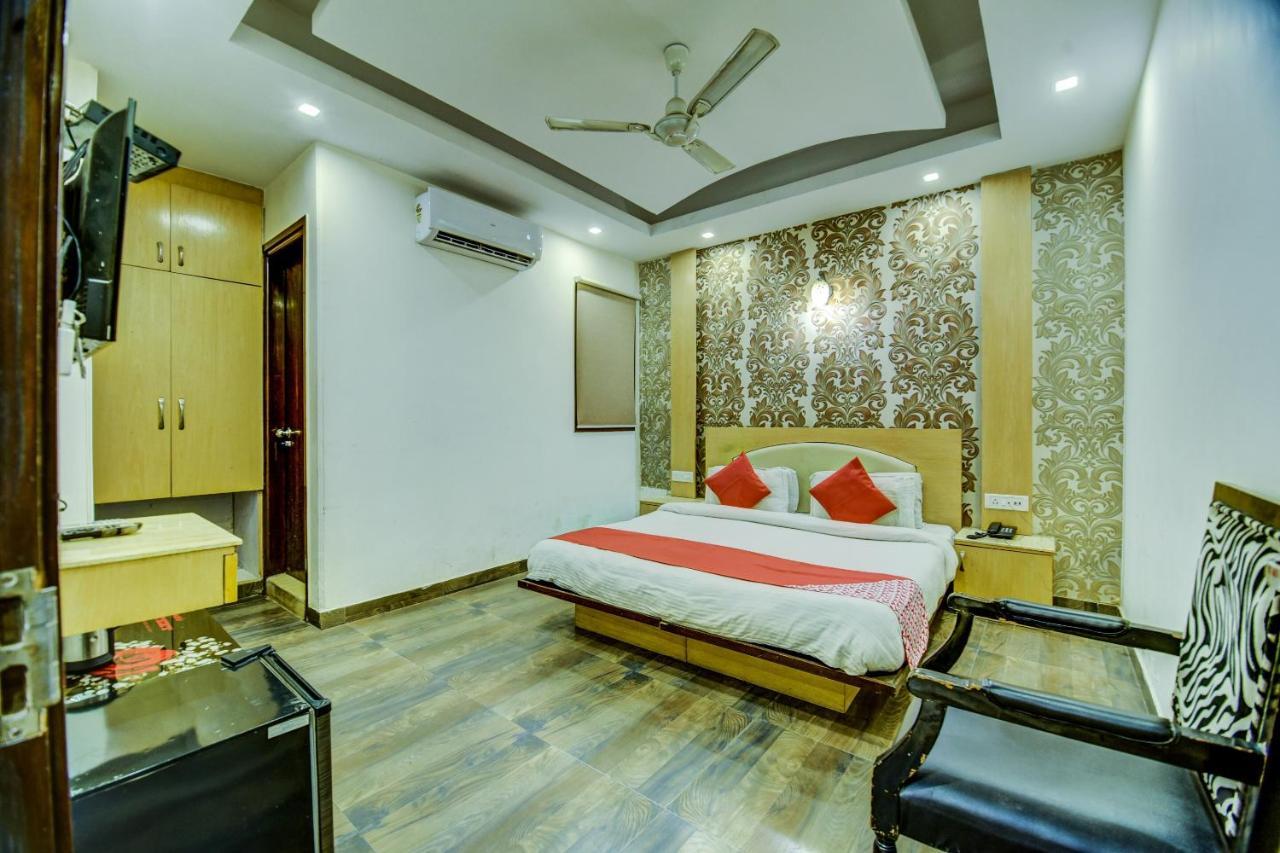 Oyo Asko International Near Gurudwara Shri Bangla Sahib 3*