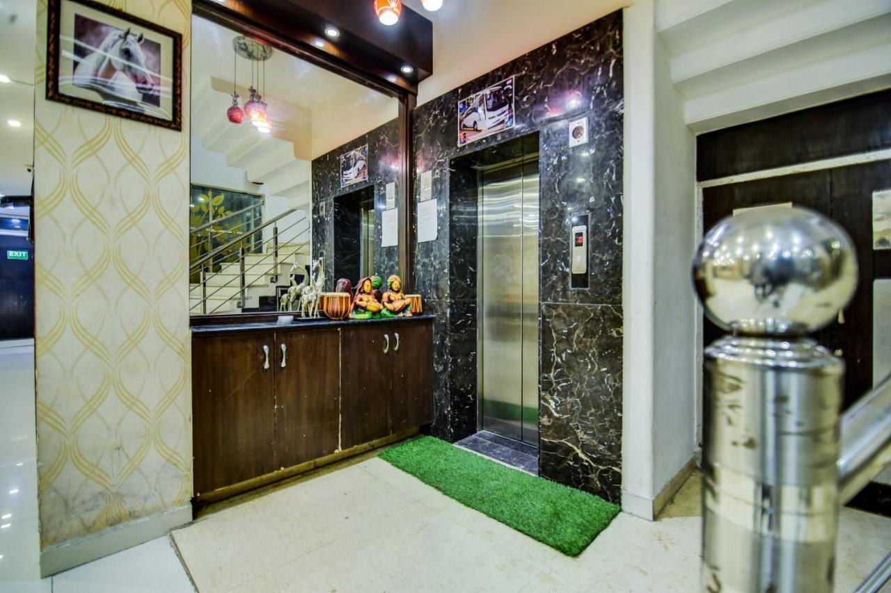 Hotel Oyo Asko International Near Gurudwara Shri Bangla Sahib 3*