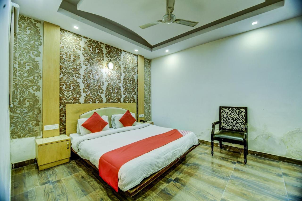 Oyo Asko International Near Gurudwara Shri Bangla Sahib Nova Deli