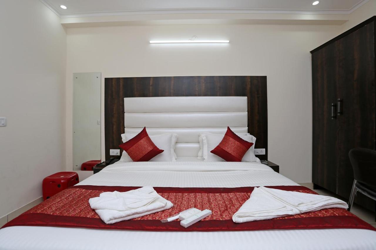 Prithvi Palace Near Delhi International Airport Hotel 3*