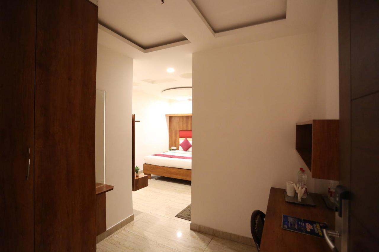 Hotel Sm Suits Near Delhi Airport-unit By Grand Urban Luxury New Delhi