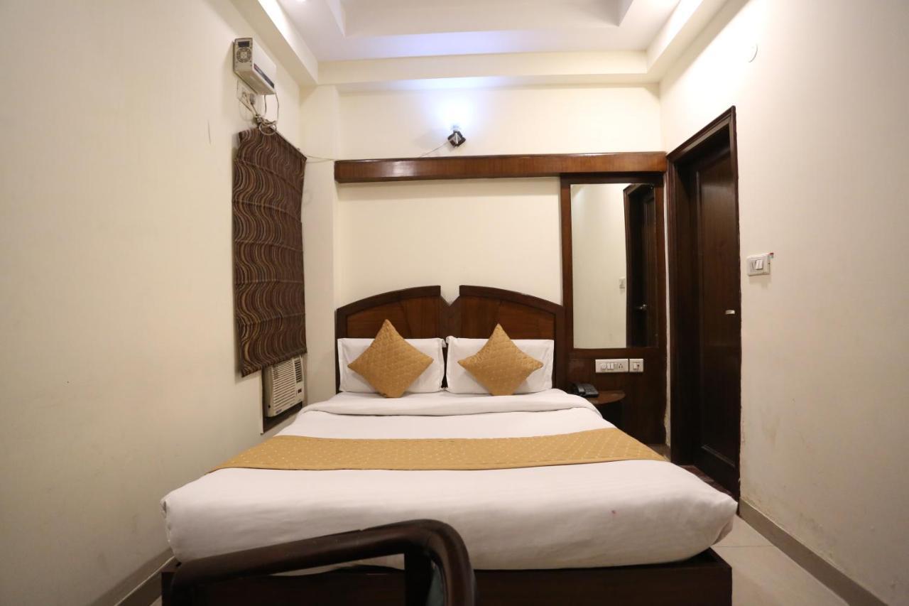Gaylord International - 3* New Delhi