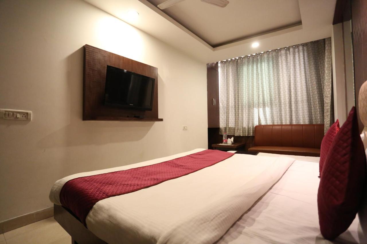 Grand Urban Luxury Near Delhi Airport