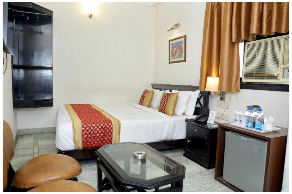 Hotel Airport The R Blues -