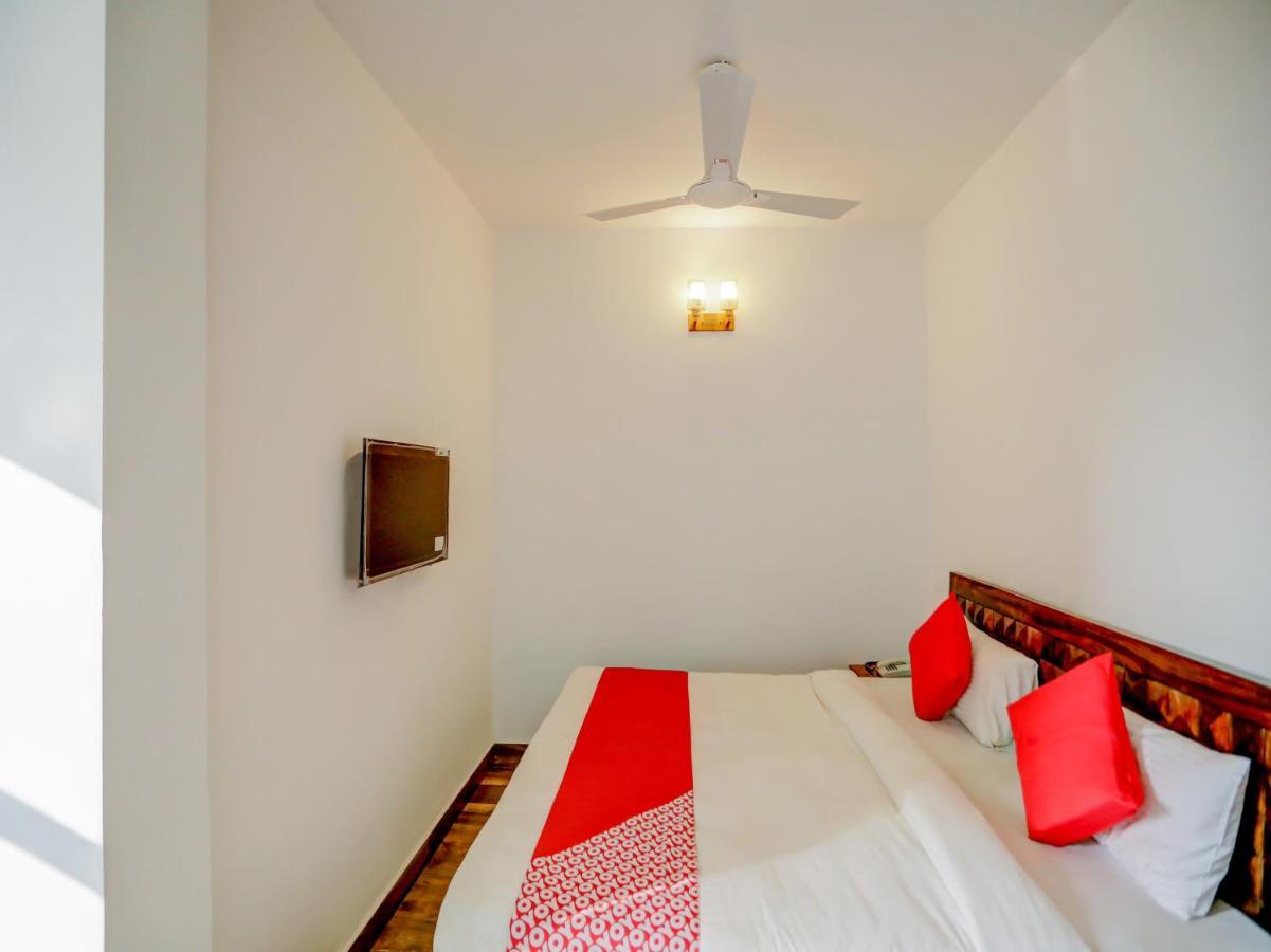 Oyo Blu Lagoon Near Select Citywalk Mall Hotel Nova Deli