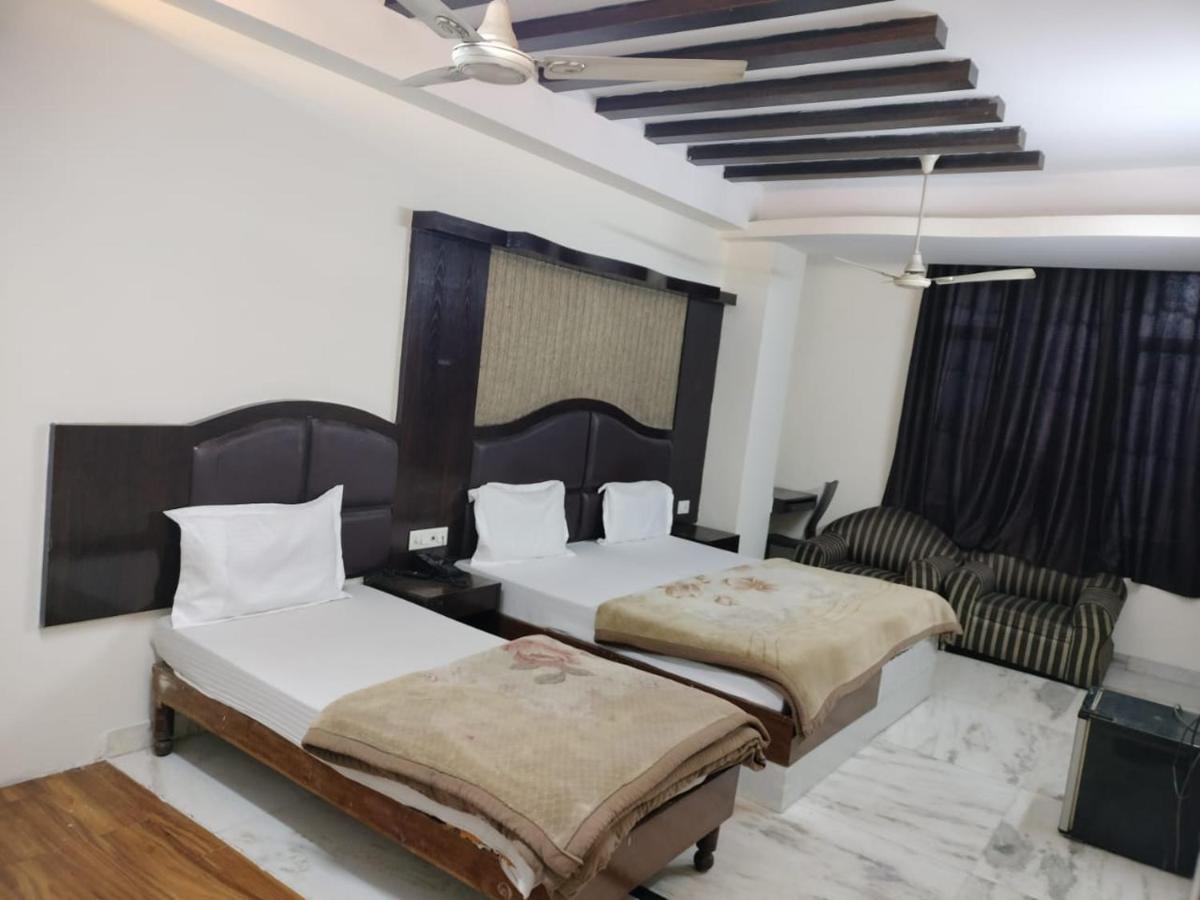 Crown Continental Hotel 4*