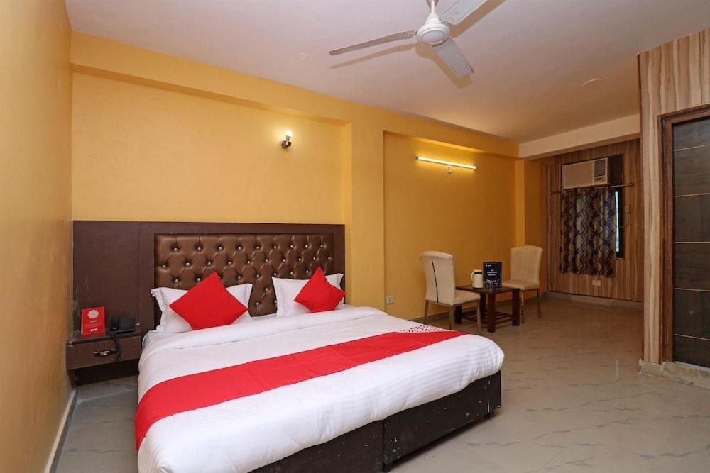 Airport Runway Hotel 2*