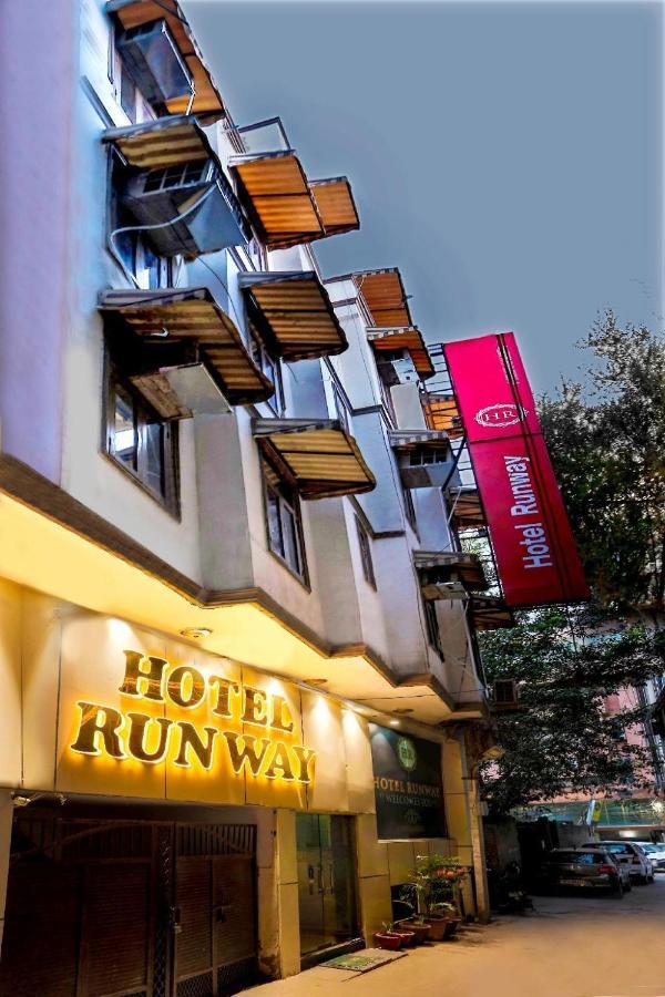 Airport Runway Hotel New Delhi