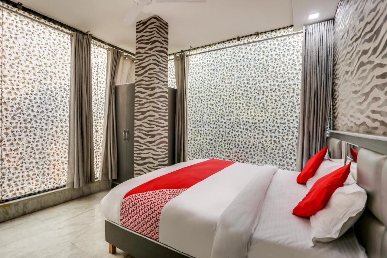 Hotel O Anshun Residency Near Mk Cinemas Rohini