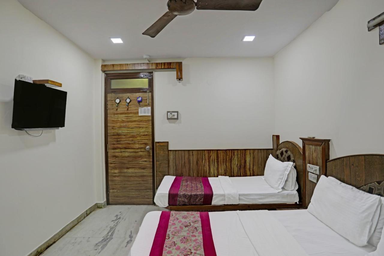 Fabstays-cottage Crown Plaza Hotel New Delhi