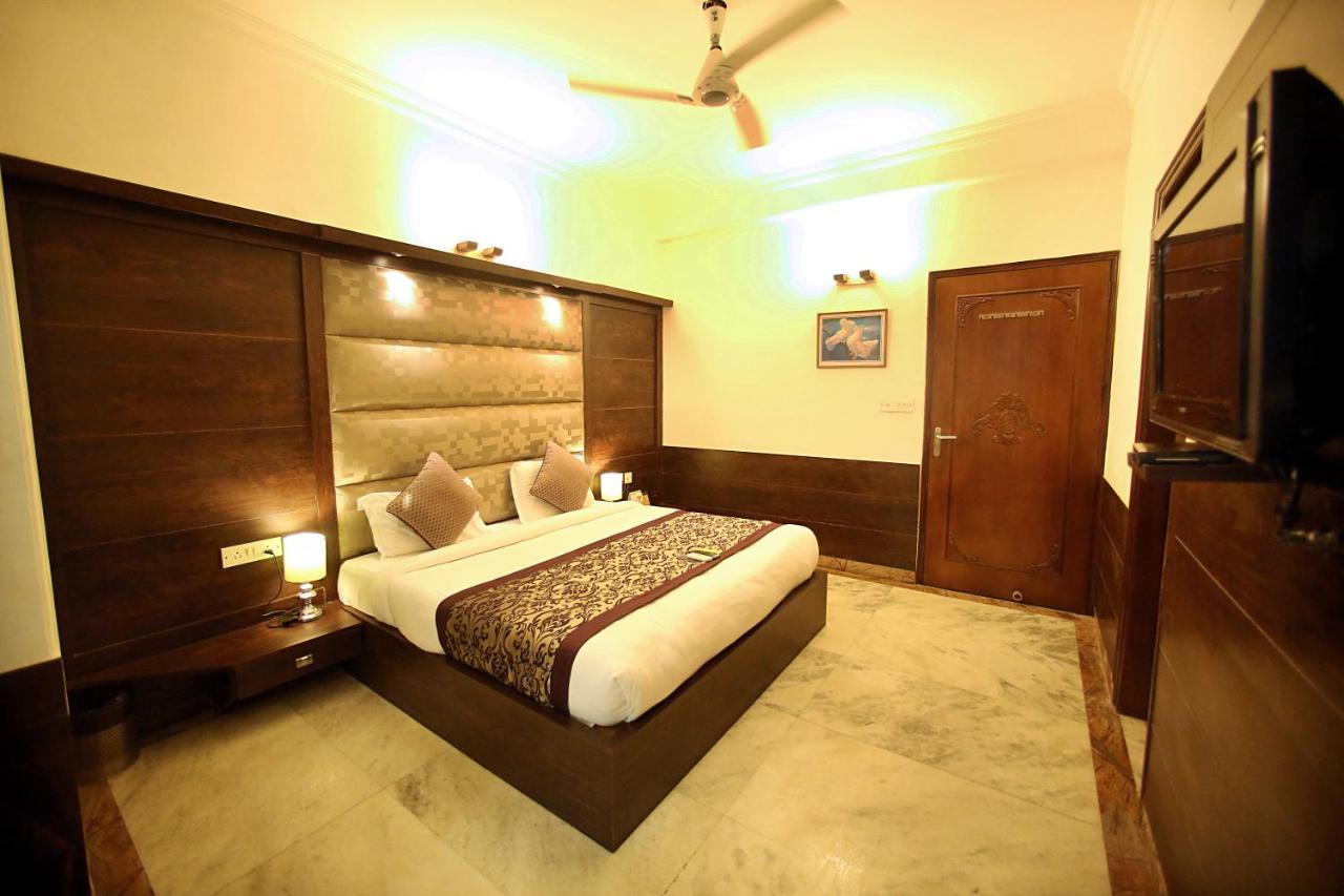 Bed & Breakfast Pathway - At Delhi Airport