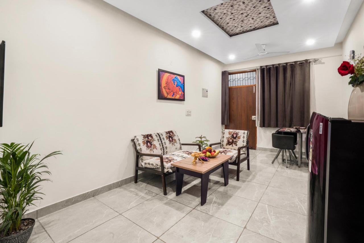 Apartment Homlee-luxurious 2bhk With Kitchen Near Metro