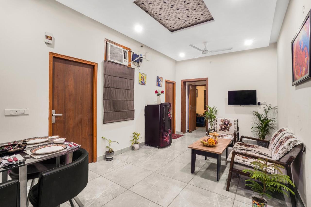 Apartment Homlee-luxurious 2bhk With Kitchen Near Metro New Delhi
