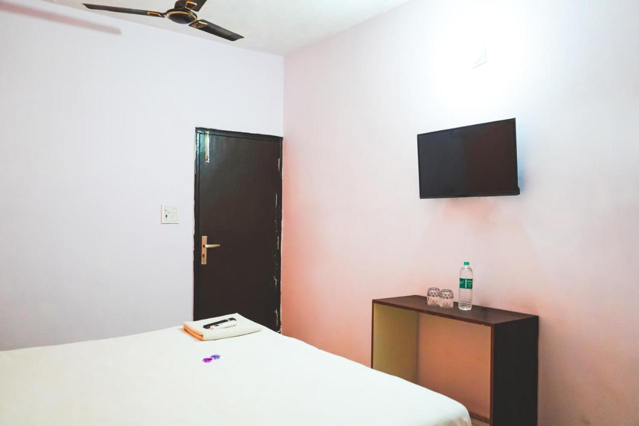 Lisa Homes - Dwarka Near Ramphal Chowk Hotel 3*
