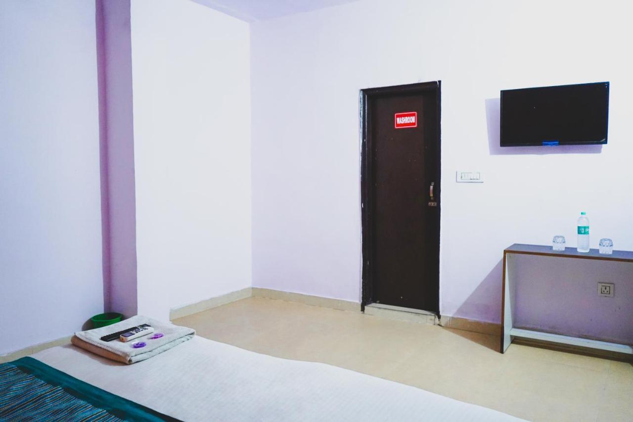 Lisa Homes - Dwarka Near Ramphal Chowk Hotel New Delhi