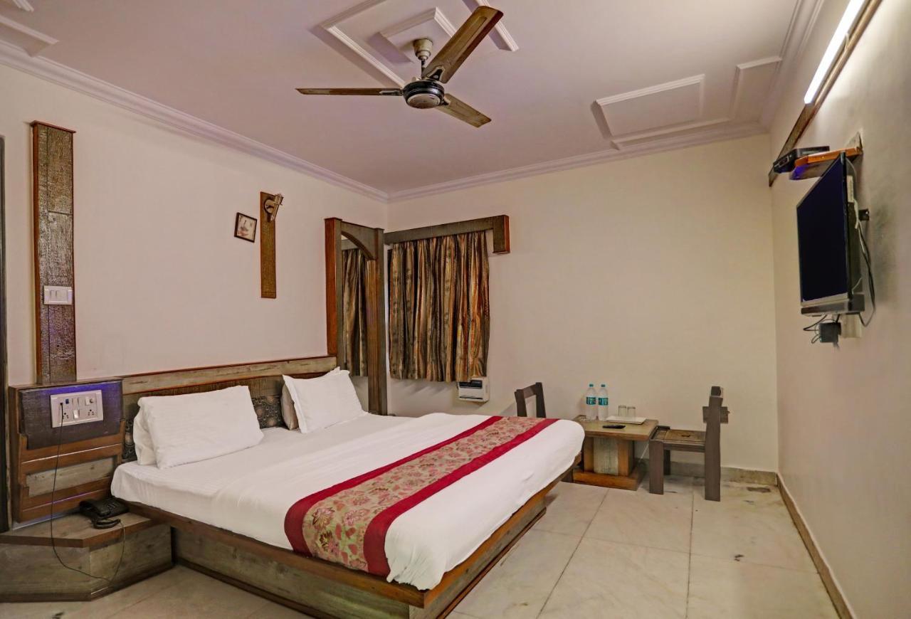 Fabstays-cottage Crown Plaza Hotel