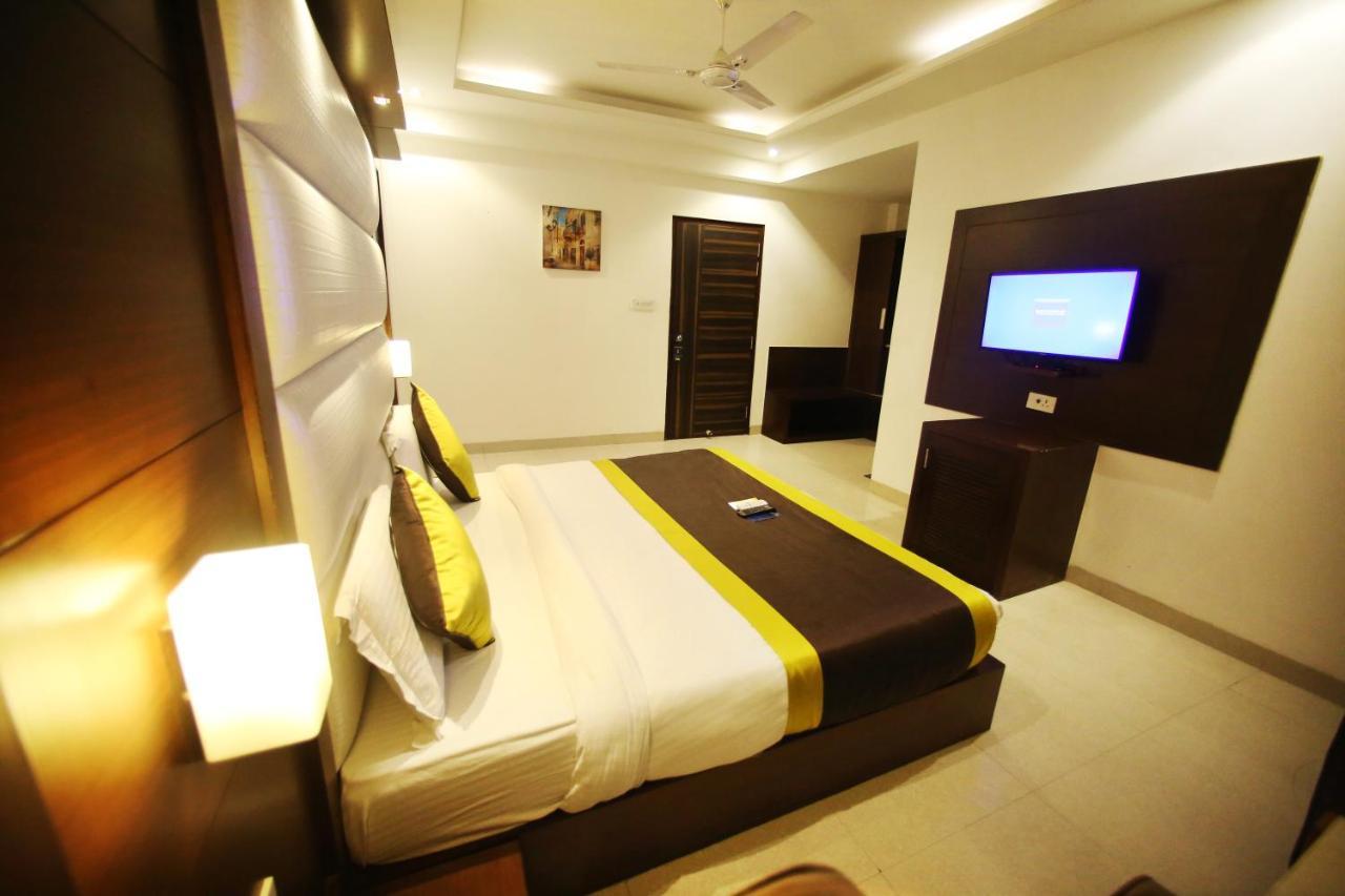 Pathway - At Delhi Airport Bed & Breakfast New Delhi