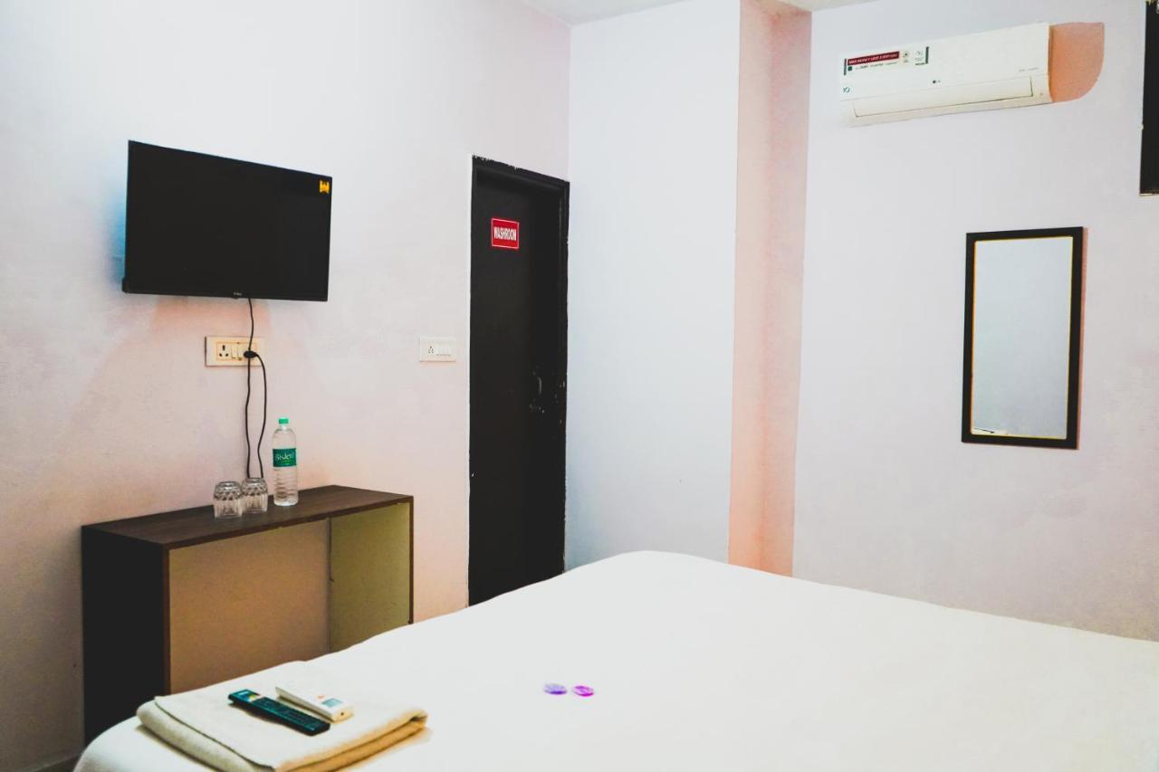 Hotel Lisa Homes - Dwarka Near Ramphal Chowk