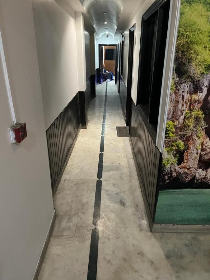 Hotel Good Vibe A Family Near Delhi Igi Airport 3*