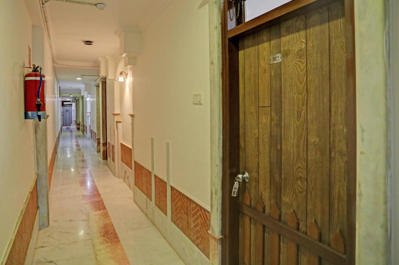 Fabstays-cottage Crown Plaza * New Delhi