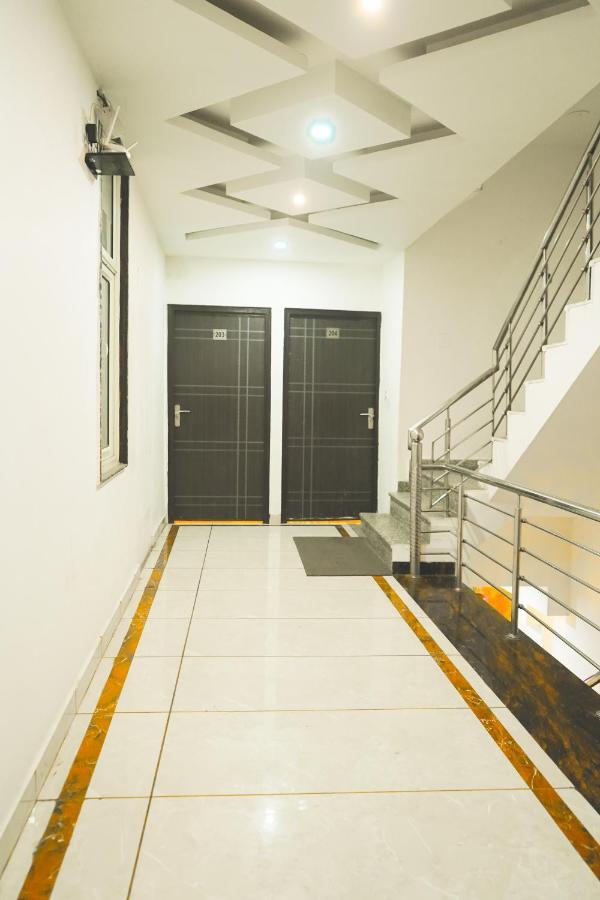 Hotel O Tez Plaza 4*