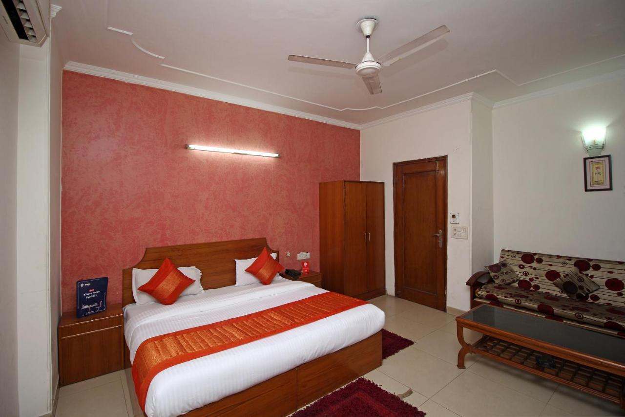 Hotel Oyo Ashoka International Near Gurudwara Shri Bangla Sahib New Delhi