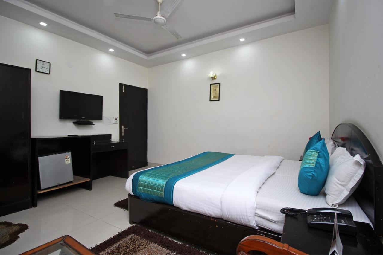 Oyo Ashoka International Near Gurudwara Shri Bangla Sahib Hotel New Delhi