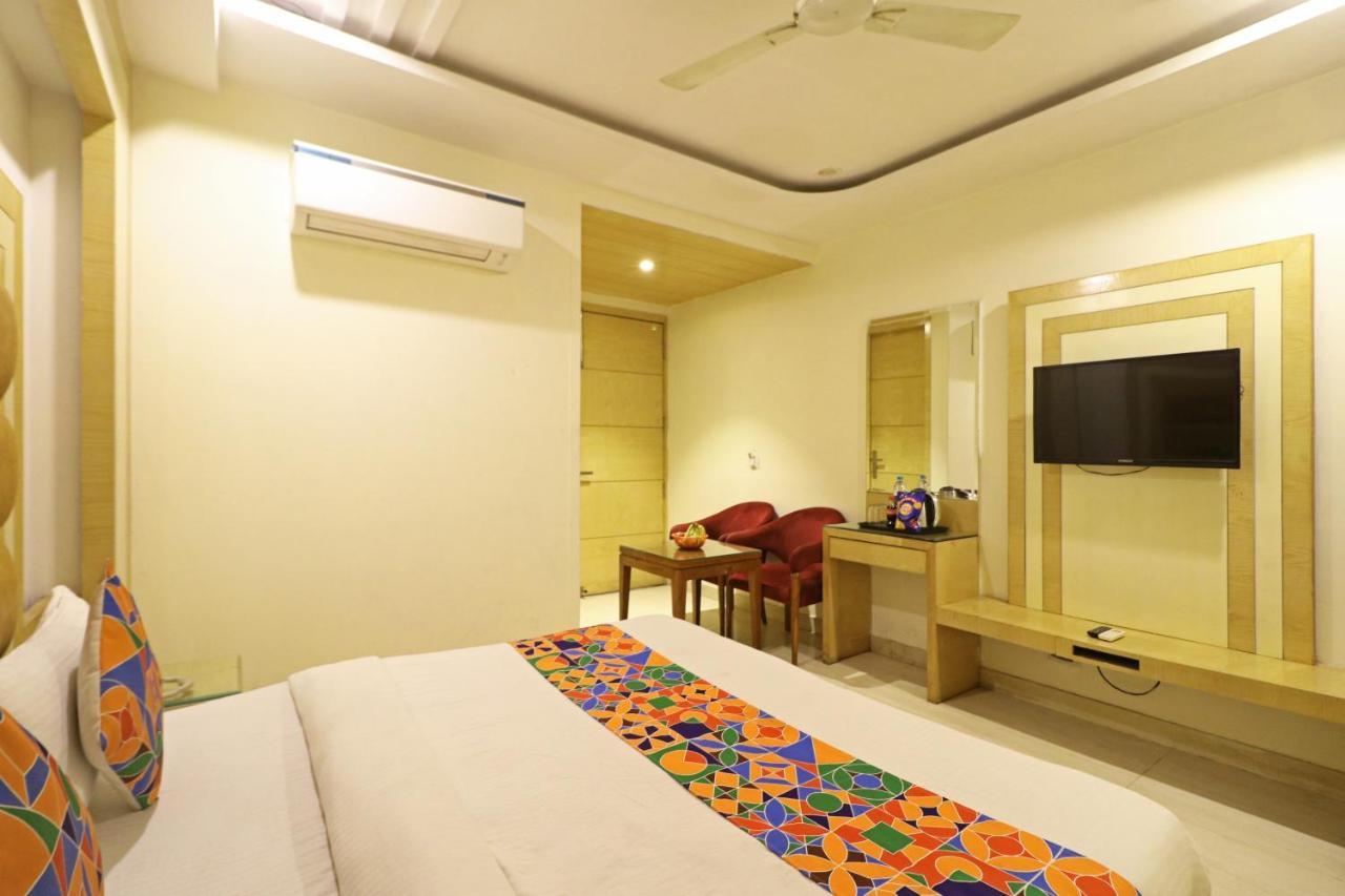 The Mohit - Railway Station - Paharganj Hotel New Delhi