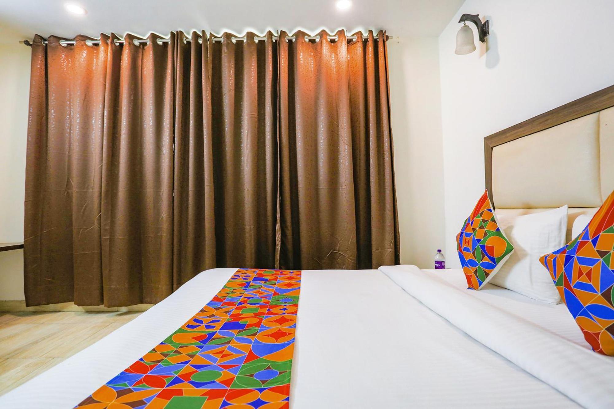 Fabhotel Jpm The Grand Bella - Nr Nehru Place Market 3*