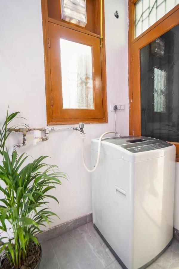Homlee-luxurious 2bhk With Kitchen Near Metro *