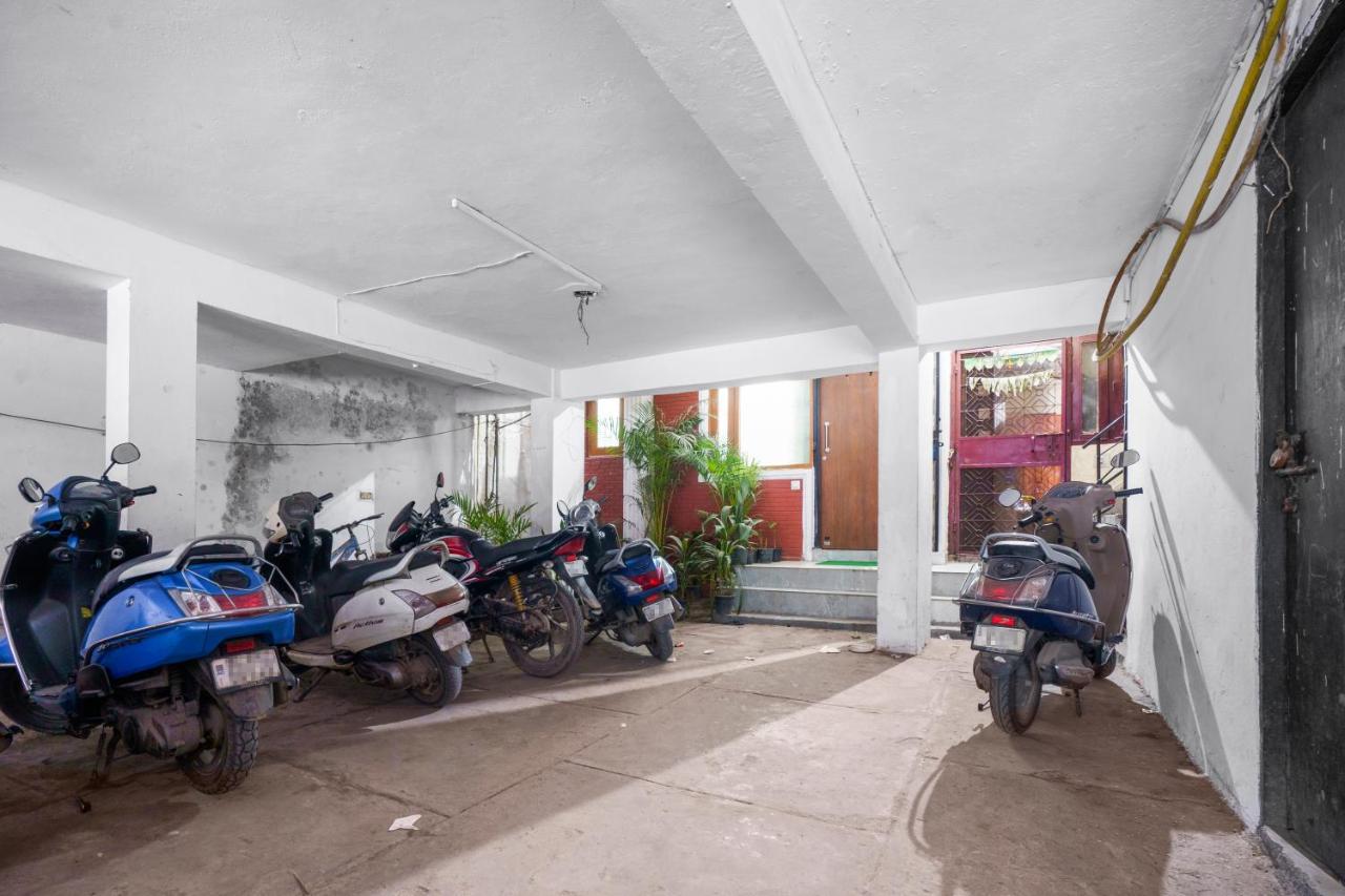 Apartment Homlee-luxurious 2bhk With Kitchen Near Metro New Delhi