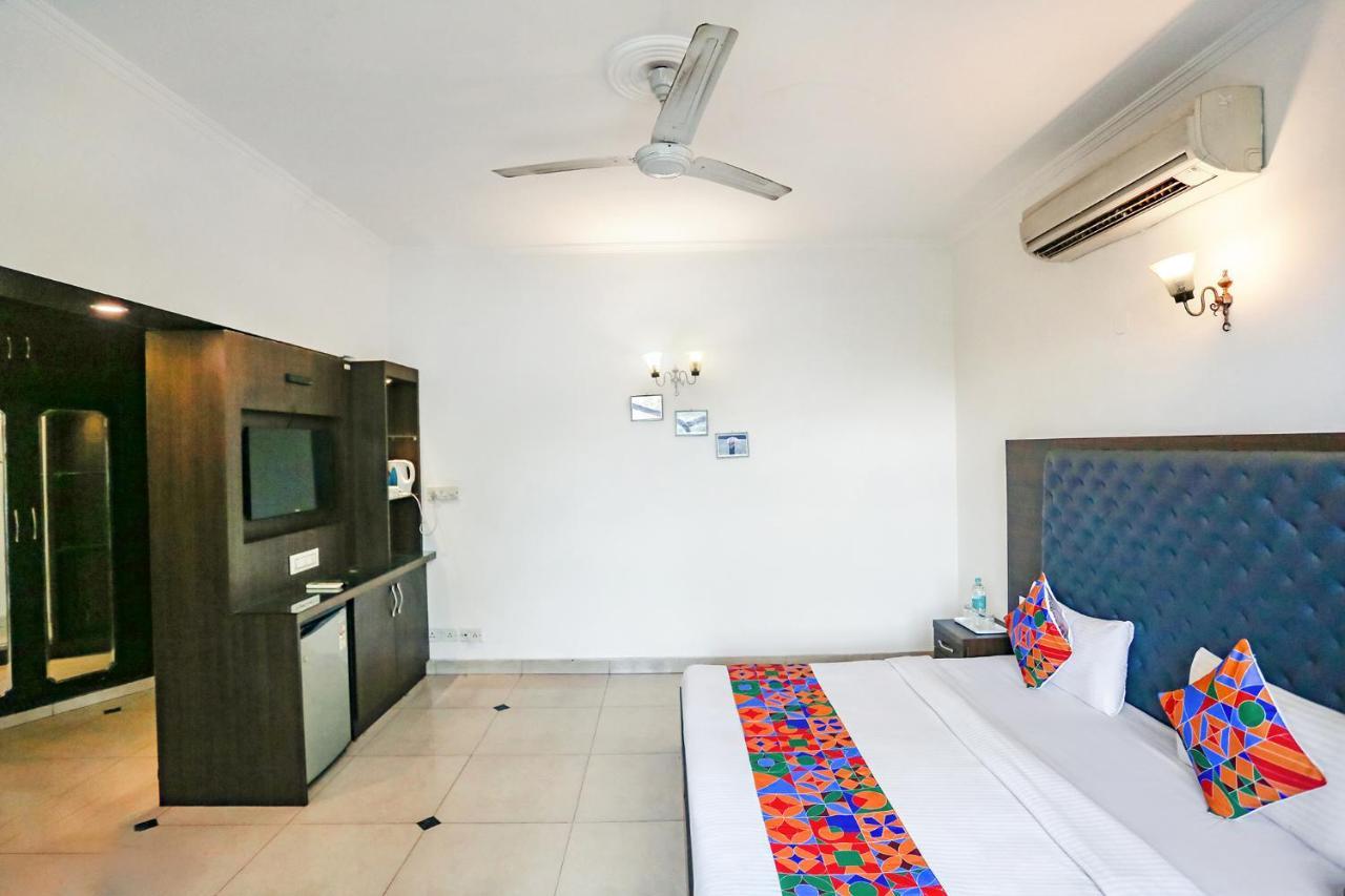 Hotel Fabexpress Lloyd House New Delhi