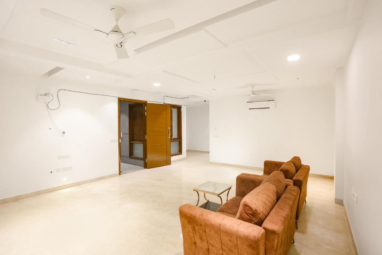 Fabexpress Aerosky Deluxe - Nr Yashobhoomi Convention Centre Delhi (National Capital Territory of India)