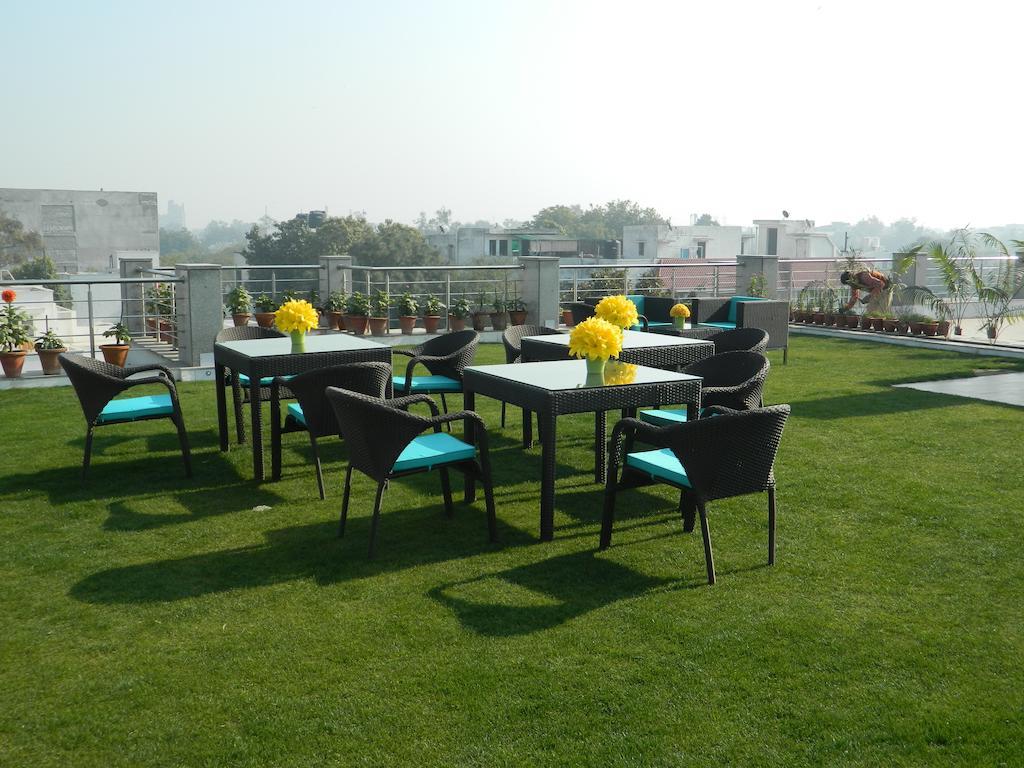 76 Friends Colony 3* New Delhi
