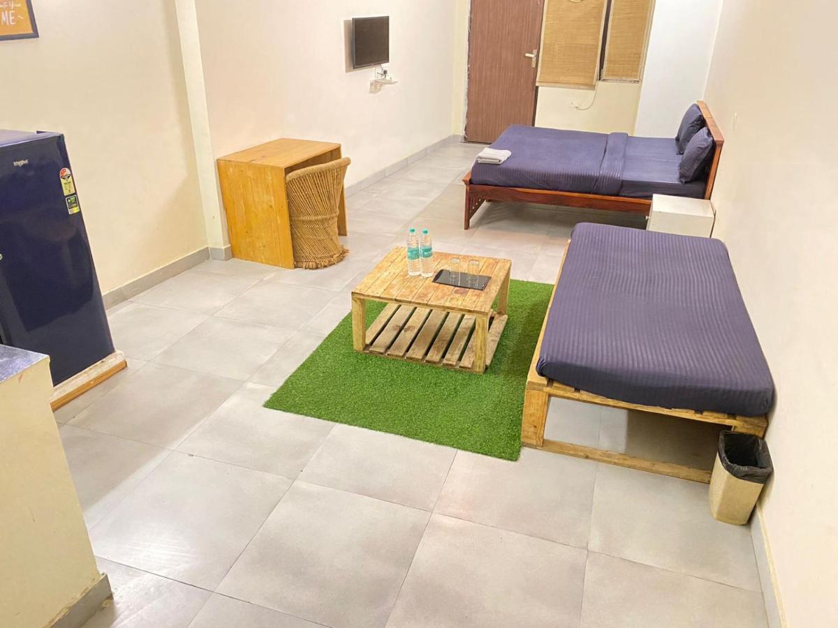 Gobravo Dev Palace & Studio * New Delhi