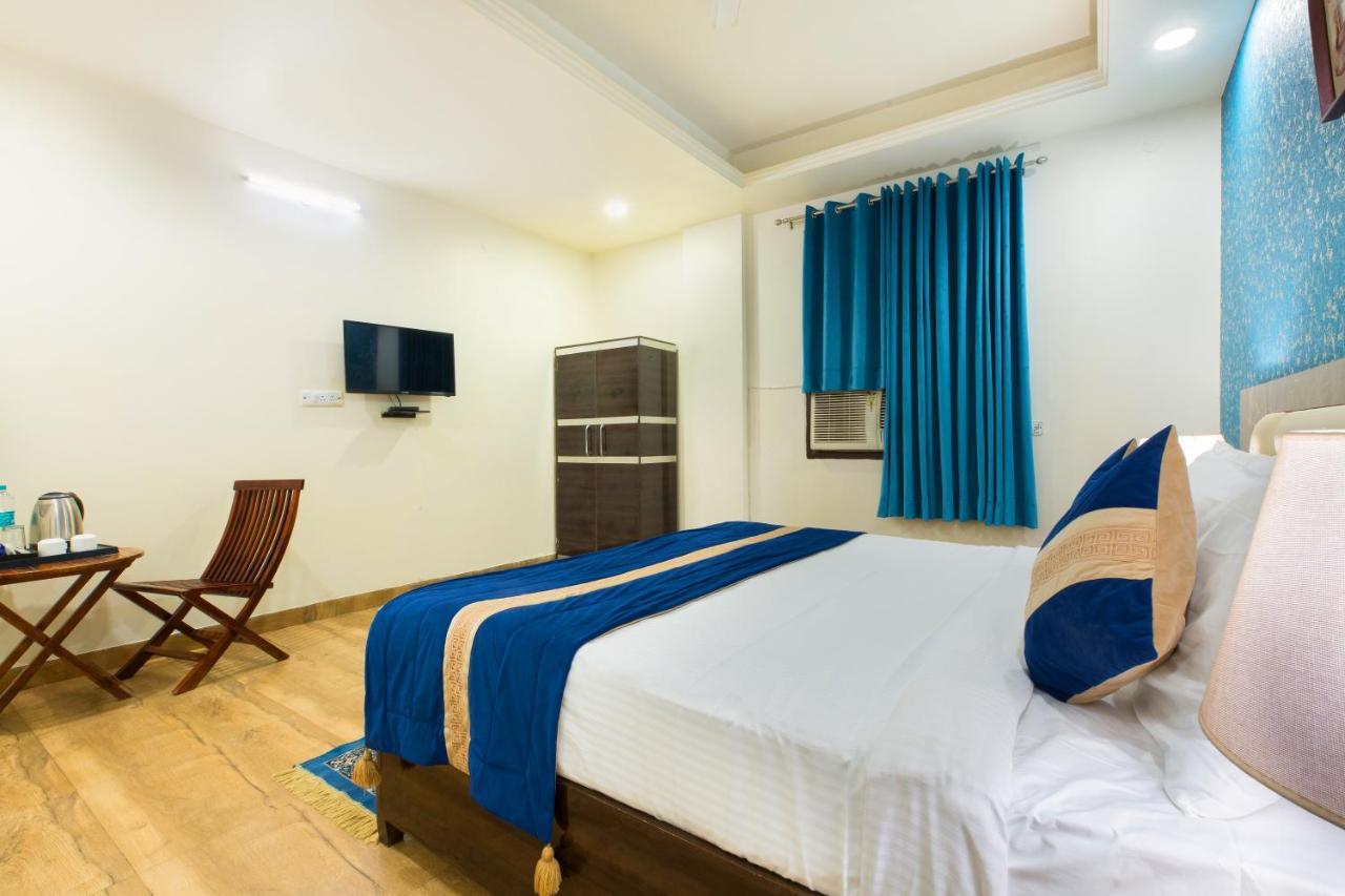 Hotel The Alpino New Delhi