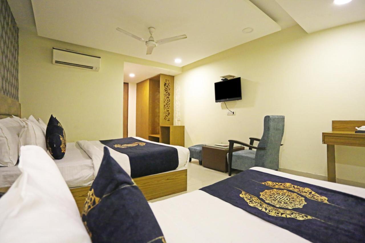 Hotel Grand By D'capitol Near Delhi Airport