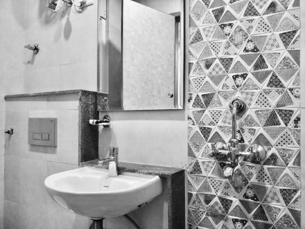 Gracious By Vishesh & 3*