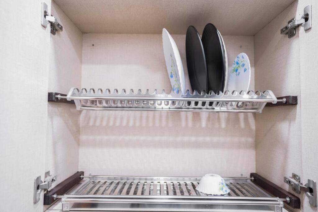 Apartment Homlee-basement Flat With Kitchen In Saket, South Delhi *