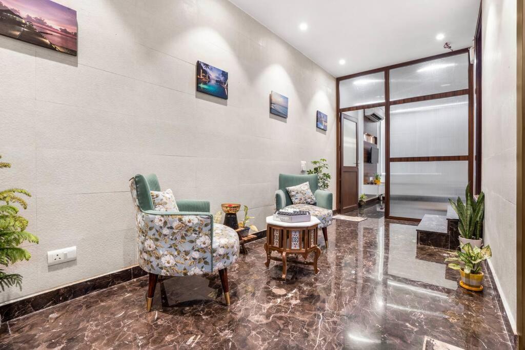 Apartment Homlee-basement Flat With Kitchen In Saket, South Delhi New Delhi