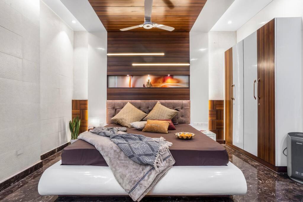 Homlee-basement Flat With Kitchen In Saket, South Delhi New Delhi